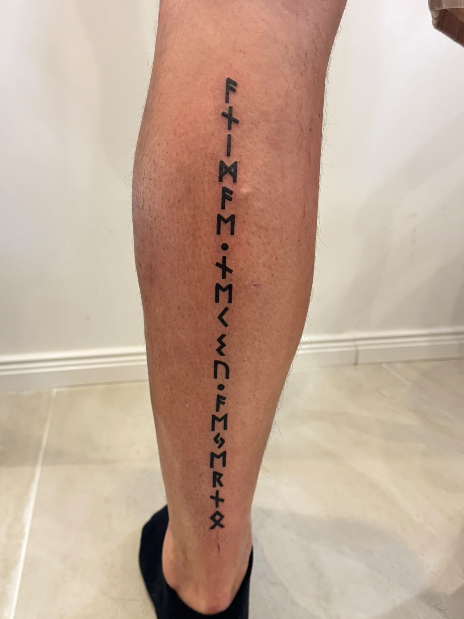 Runenmotiv – Tattoo von Charis